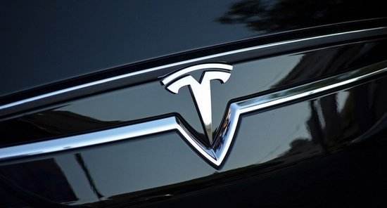 特斯拉 Model Y 标准续航版现身工信部，磷酸铁锂版续航达 545km